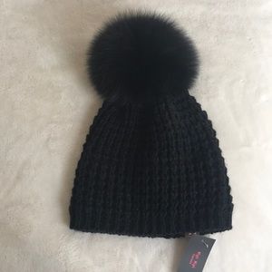 Pom hat